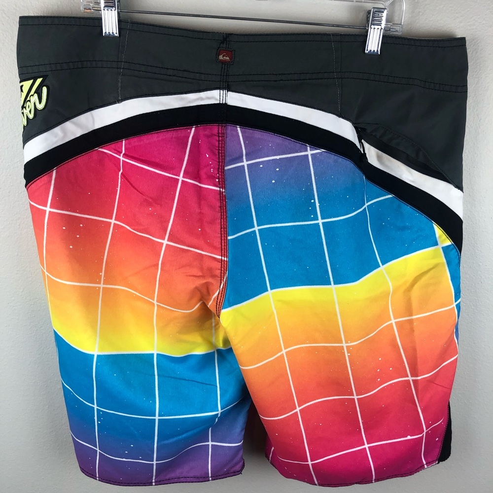 Quiksilver Spellout Grid Board Shorts Men's 38 - Picture 4 of 11